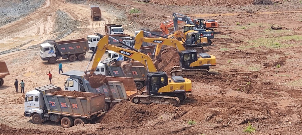 Heavy SANY Excavator & Tipper Fleet Line-Up